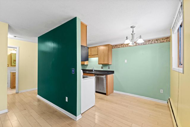 520 Ridgewood Ave 4, Minneapolis, MN 55403