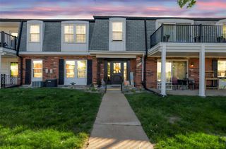 853 Dumont Place A, St Louis, MO 63125