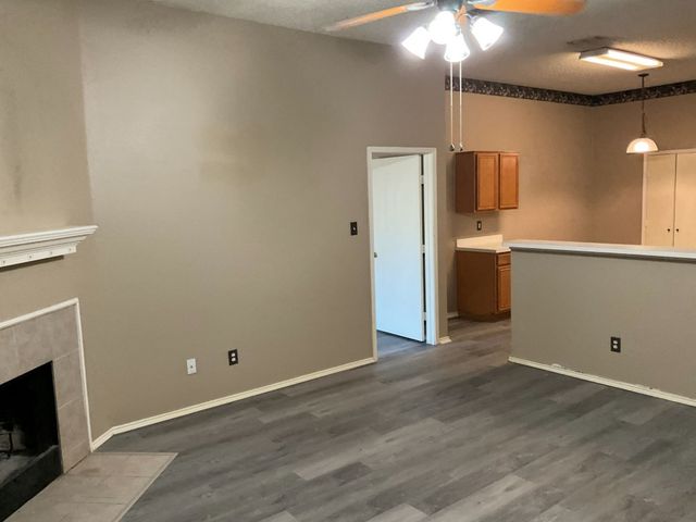 1001 Stockton Drive, Burleson, TX 76028