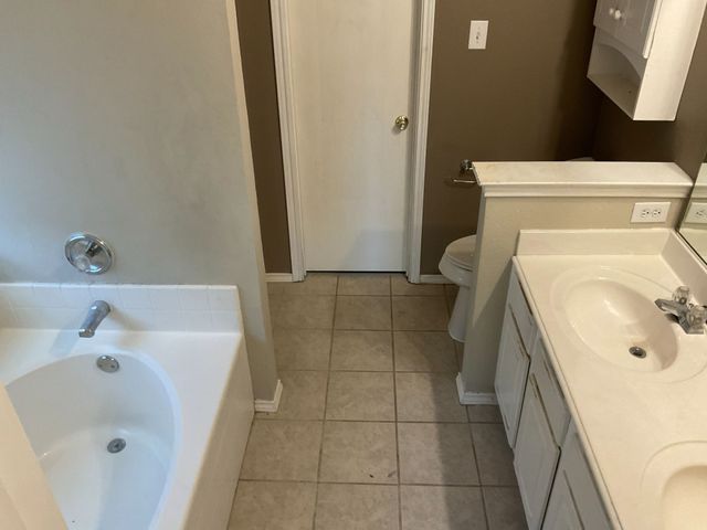 1001 Stockton Drive, Burleson, TX 76028
