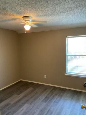 1001 Stockton Drive, Burleson, TX 76028