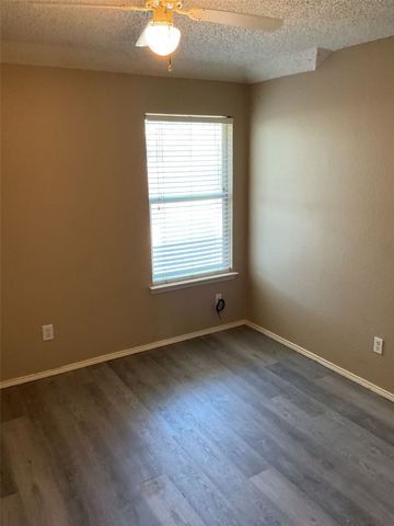 1001 Stockton Drive, Burleson, TX 76028