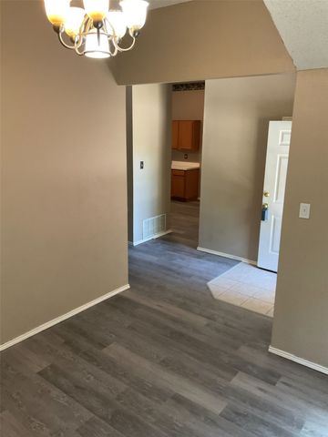 1001 Stockton Drive, Burleson, TX 76028