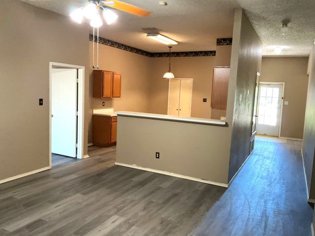 1001 Stockton Drive, Burleson, TX 76028