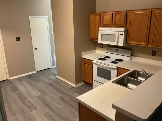 1001 Stockton Drive, Burleson, TX 76028
