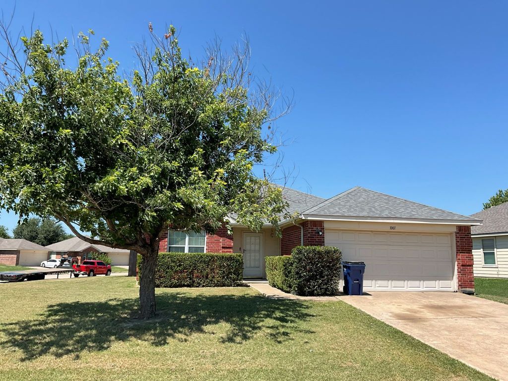 1001 Stockton Drive, Burleson, TX 76028