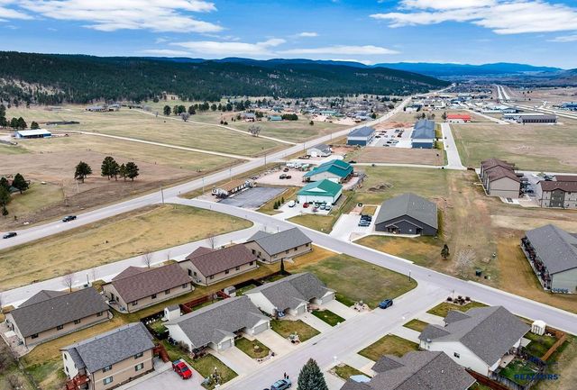 10903 FREEDOM PL, Summerset, SD 57718