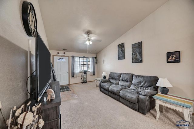 10903 FREEDOM PL, Summerset, SD 57718
