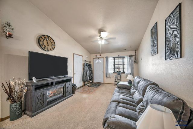 10903 FREEDOM PL, Summerset, SD 57718