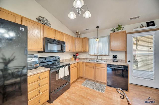 10903 FREEDOM PL, Summerset, SD 57718