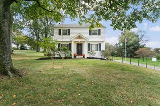 1553 Crestview Dr, Franklin Park, PA 15237