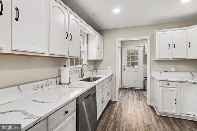 2225 PARTLOW RD, Beaverdam, VA 23015