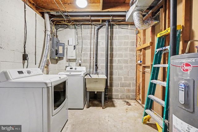 32 ROMANOFF CT, Baltimore, MD 21234