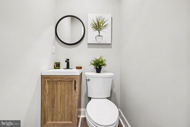 32 ROMANOFF CT, Baltimore, MD 21234