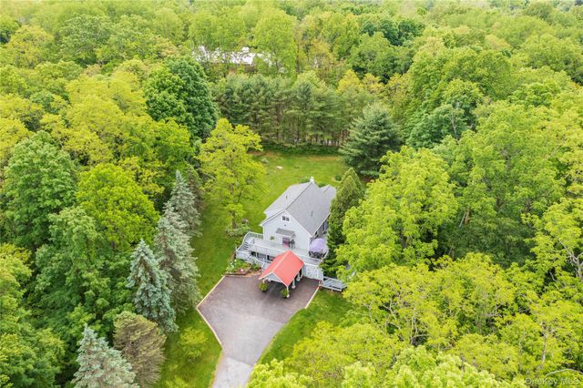 10 Pilgrims Progress Road, Rhinebeck, NY 12572