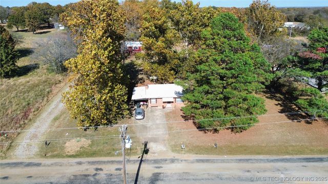 1296 Church Road, Silo, OK 74701