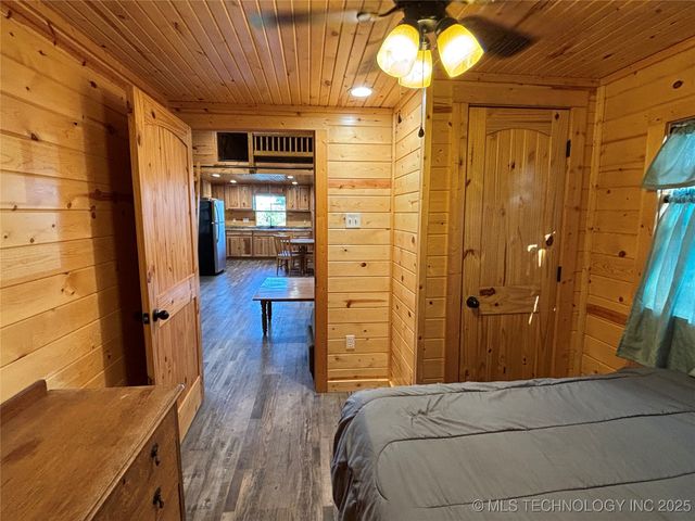 1296 Church Road, Silo, OK 74701