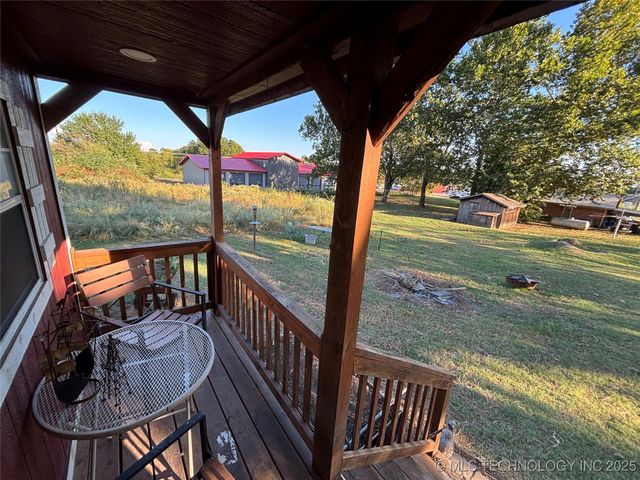 1296 Church Road, Silo, OK 74701