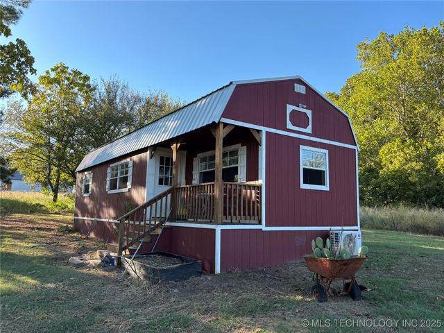 1296 Church Road, Silo, OK 74701