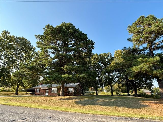 1296 Church Road, Silo, OK 74701
