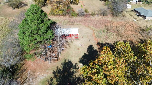 1296 Church Road, Silo, OK 74701