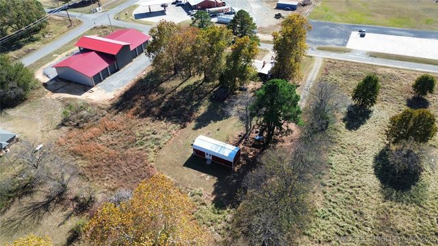 1296 Church Road, Silo, OK 74701