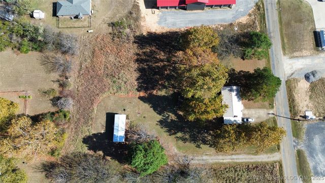 1296 Church Road, Silo, OK 74701