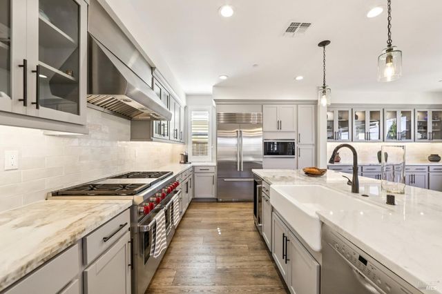 2453 Francisco Ave, Santa Rosa, CA 95403