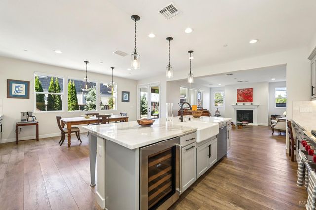 2453 Francisco Ave, Santa Rosa, CA 95403