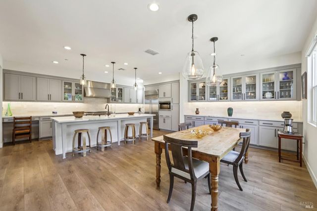 2453 Francisco Ave, Santa Rosa, CA 95403