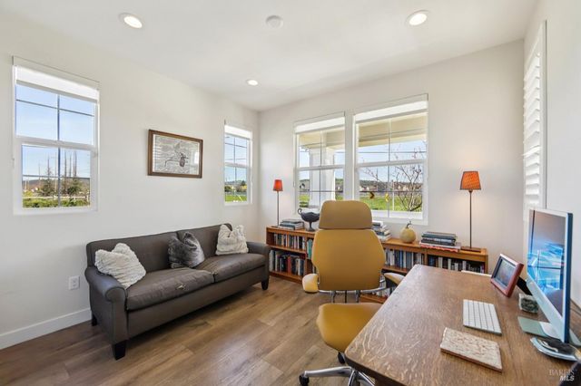 2453 Francisco Ave, Santa Rosa, CA 95403