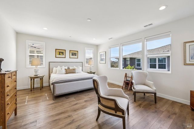 2453 Francisco Ave, Santa Rosa, CA 95403