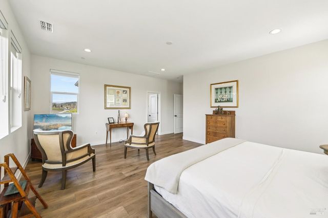 2453 Francisco Ave, Santa Rosa, CA 95403