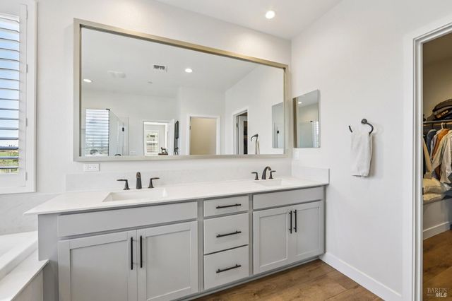 2453 Francisco Ave, Santa Rosa, CA 95403