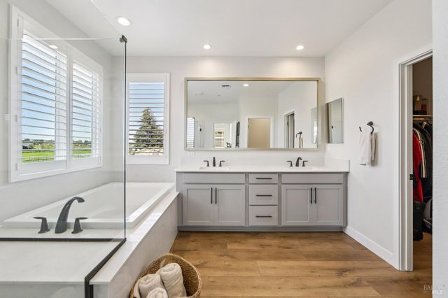 2453 Francisco Ave, Santa Rosa, CA 95403