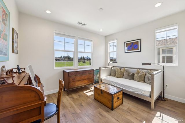 2453 Francisco Ave, Santa Rosa, CA 95403