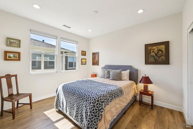 2453 Francisco Ave, Santa Rosa, CA 95403