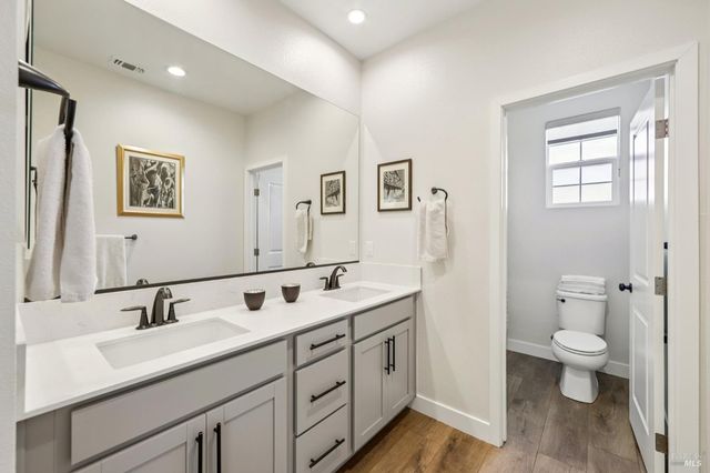 2453 Francisco Ave, Santa Rosa, CA 95403