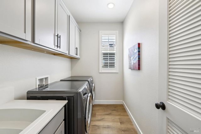 2453 Francisco Ave, Santa Rosa, CA 95403