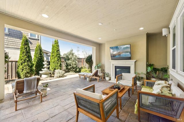 2453 Francisco Ave, Santa Rosa, CA 95403