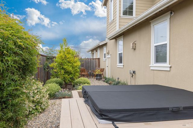 2453 Francisco Ave, Santa Rosa, CA 95403