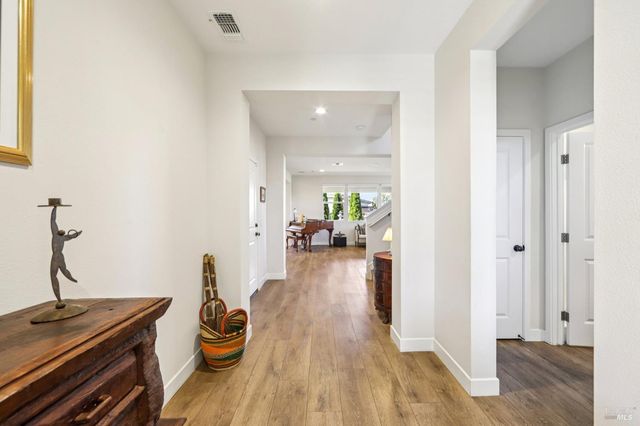 2453 Francisco Ave, Santa Rosa, CA 95403