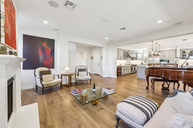 2453 Francisco Ave, Santa Rosa, CA 95403