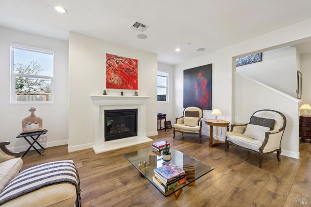 2453 Francisco Ave, Santa Rosa, CA 95403