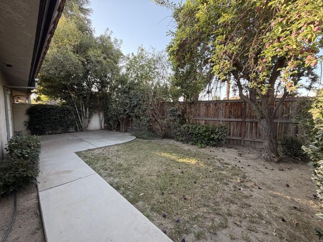 2504 Riverview Drive, Madera, CA 93637
