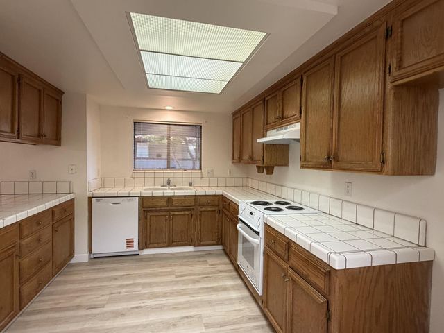 2504 Riverview Drive, Madera, CA 93637