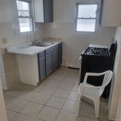 3 Keuka Road, West Hempstead, NY 11552