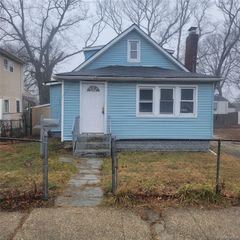 3 Keuka Road, West Hempstead, NY 11552