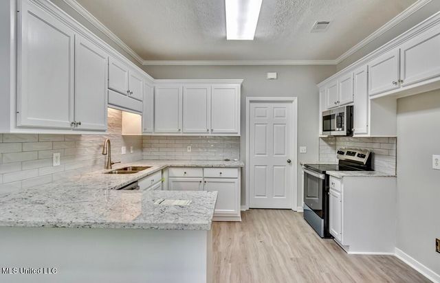 301 White Oak Drive, Brandon, MS 39047