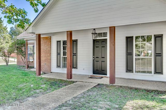 301 White Oak Drive, Brandon, MS 39047